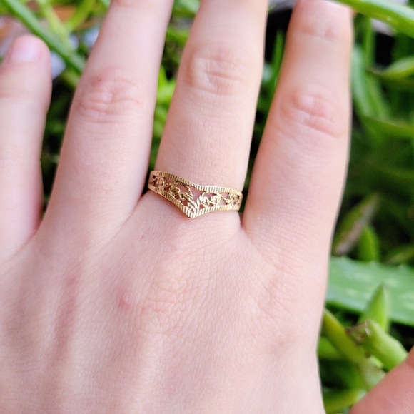 Vintage Solid 9ct Gold 1989 Birmingham Floral Arrow Ring, size 7.75 - Picture 6 of 15